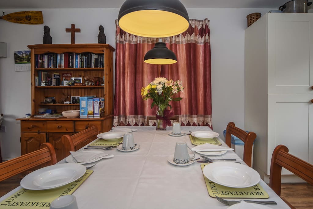 The dining area in the Grey Alders timber-framed Farmhouse